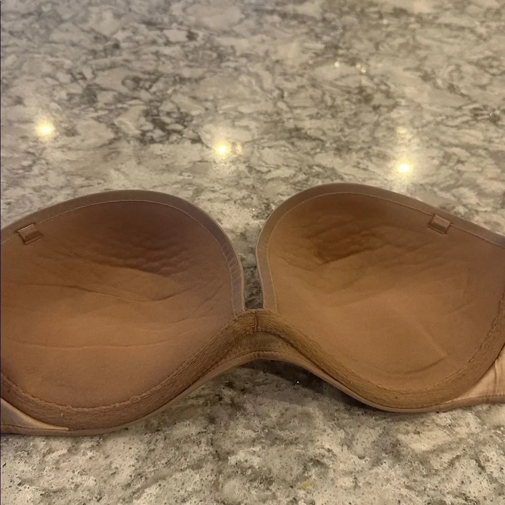 💖 Victoria’s Secret Nude Strapless Push-Up Bra – Size 32D